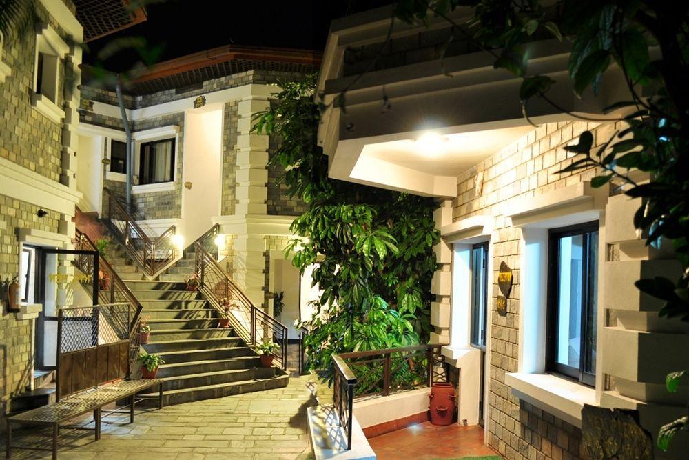 Trek-O-Tel Hotel Похара Екстериор снимка